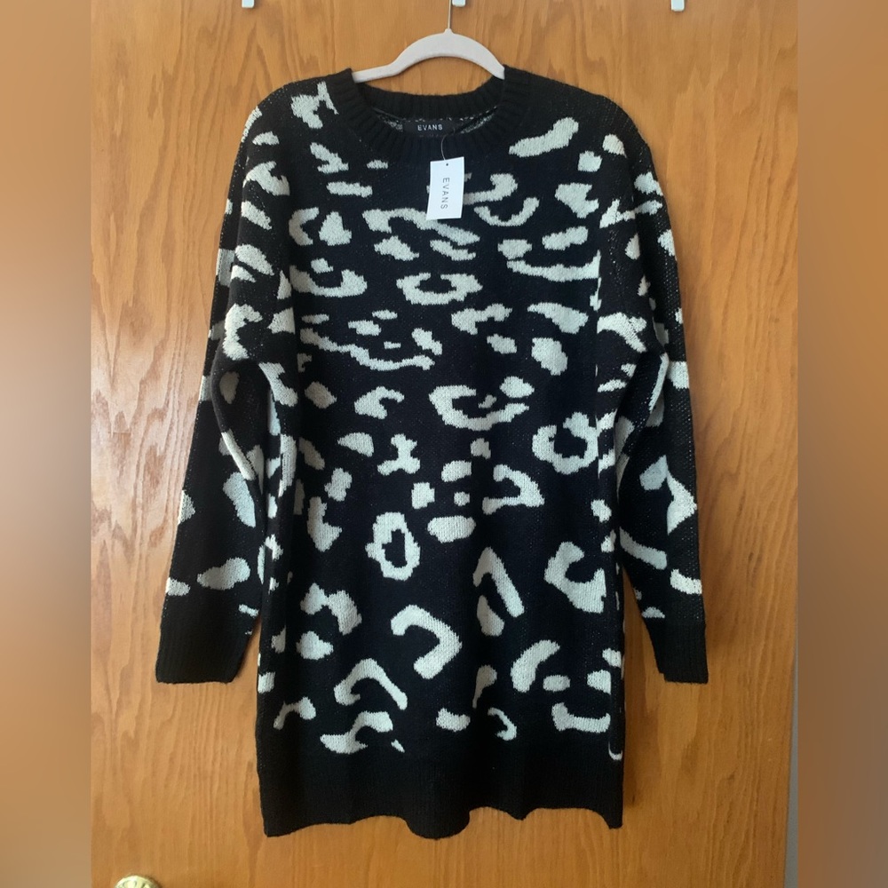 NWT Sweater Size 18